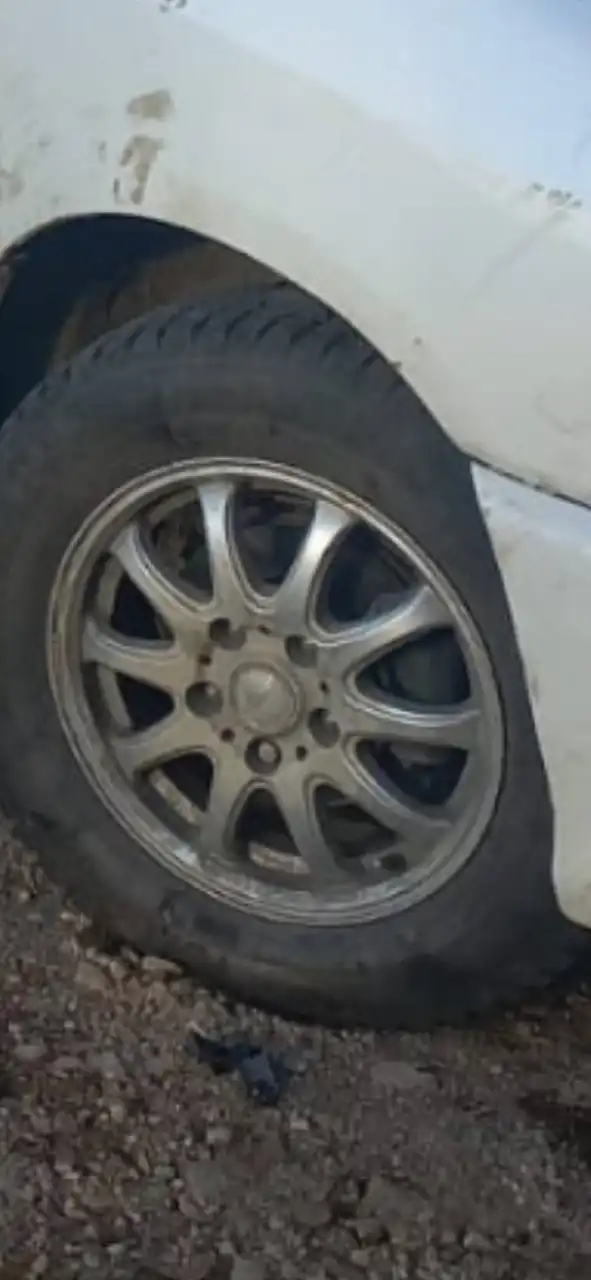 Продажа литья и зимней резины R15 - Шины и диски (Запчасти) в Иркутск