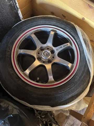 Продам колеса с дисками и резиной Dunlop - Запчасти для сельхозтехники в Иркутск