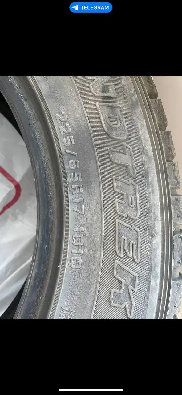 Шины 4 шт с остатком протектора 65% - Шины и диски (Запчасти) в Иркутск