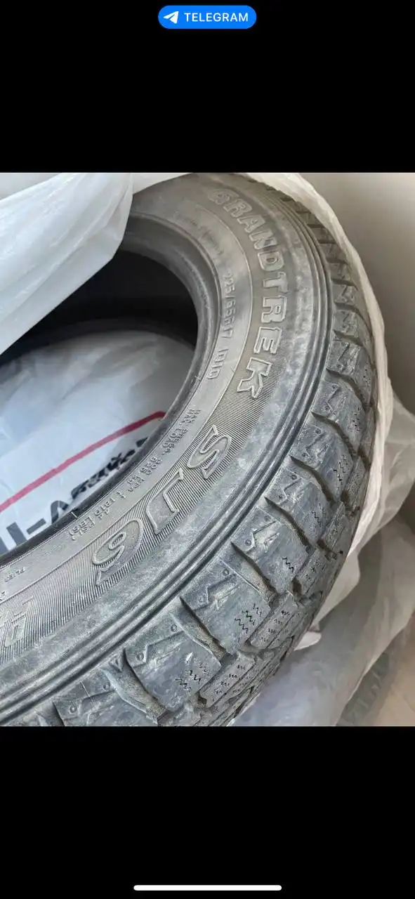 Шины 4 шт с остатком протектора 65% - Шины и диски (Запчасти) в Иркутск