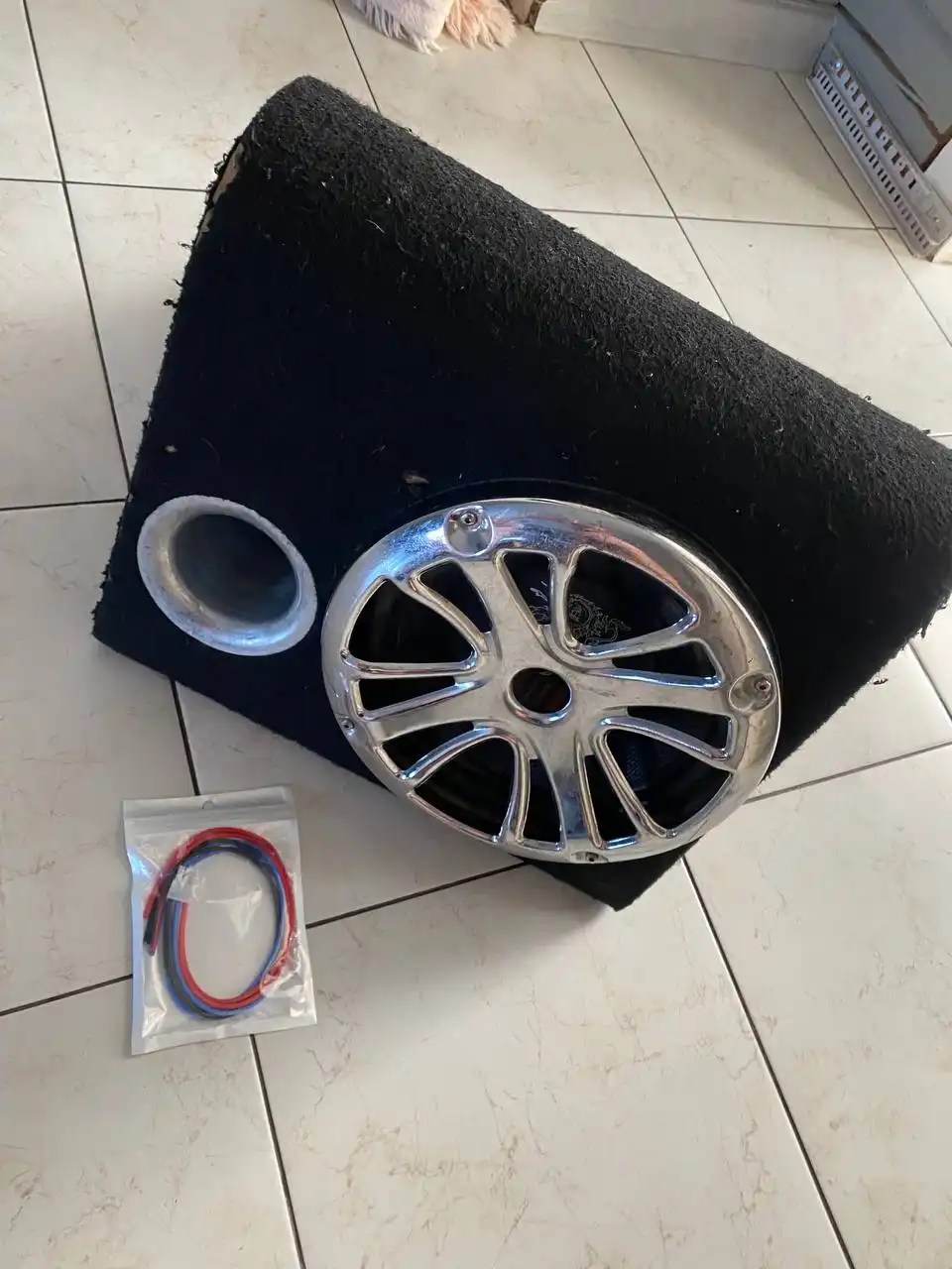 Продам активный саб - Автозвук (Запчасти) в Иркутск