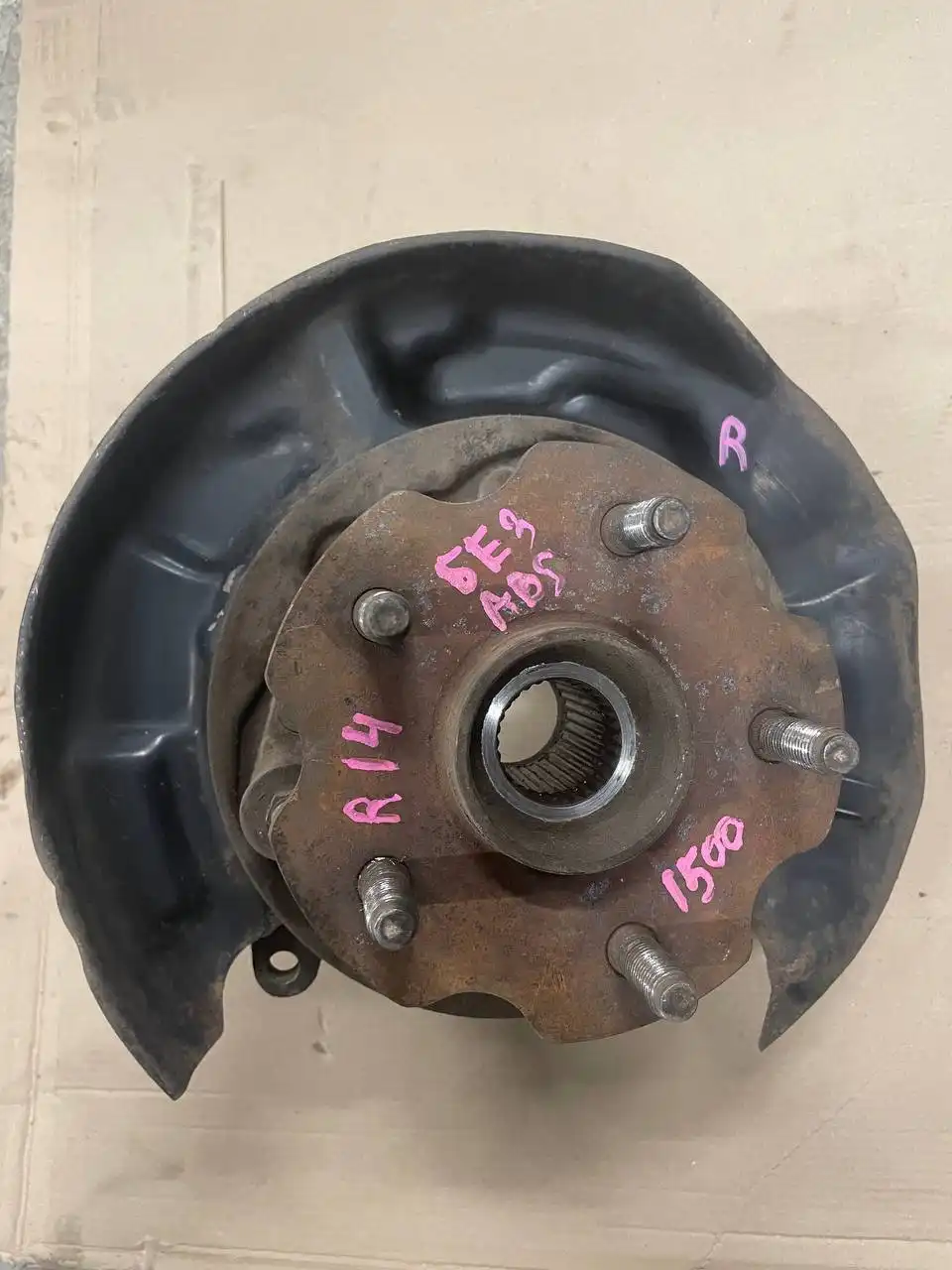 Задние ступицы 90/100 кузов - Автозапчасти (Запчасти) в Иркутск