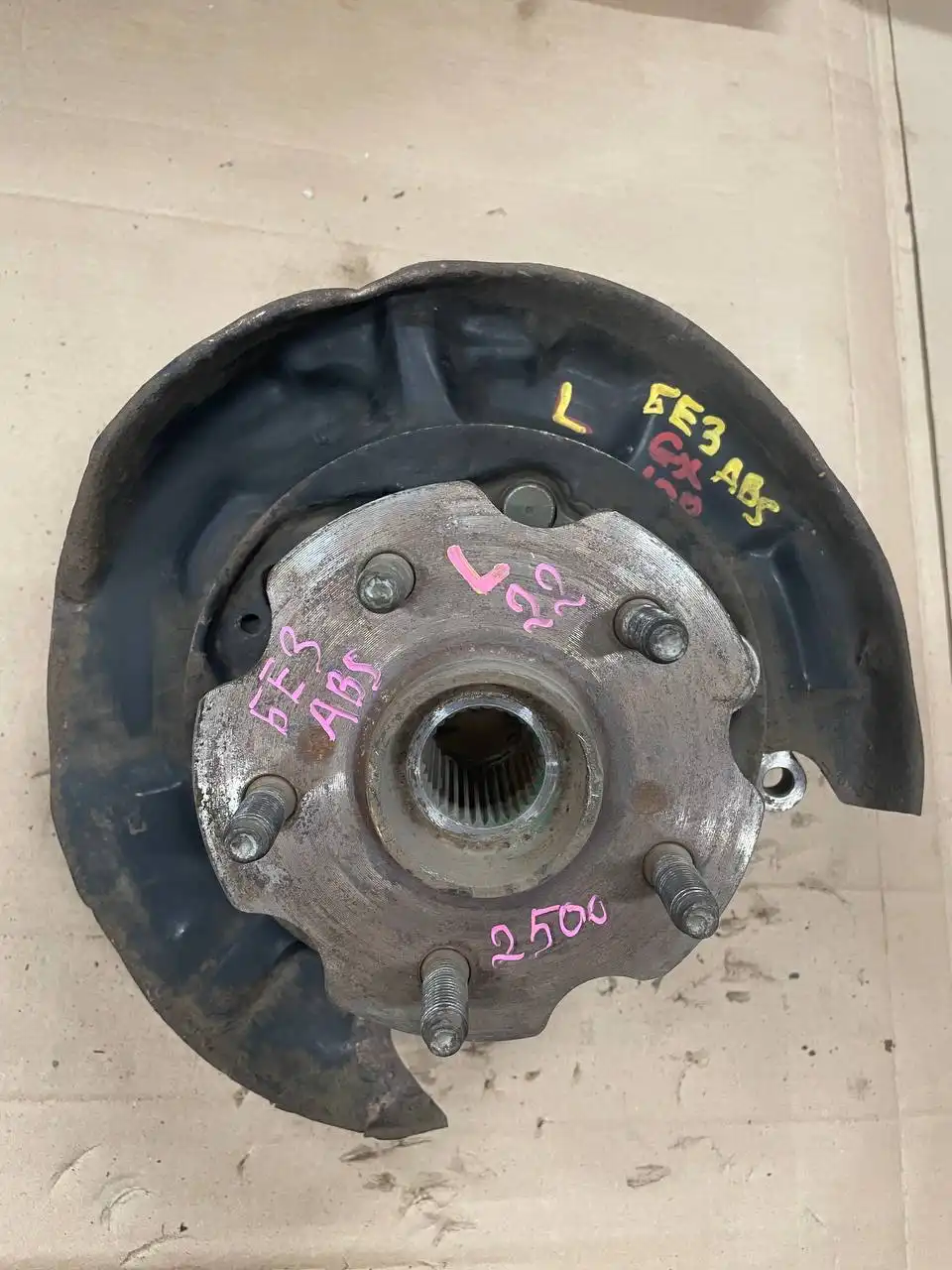 Задние ступицы 90/100 кузов - Автозапчасти (Запчасти) в Иркутск