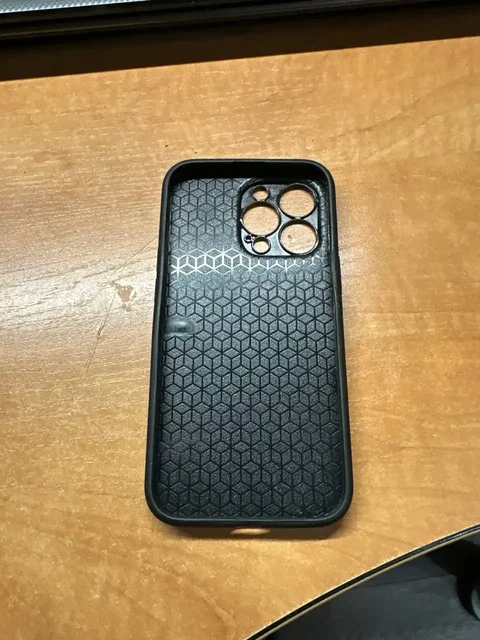 Чехол на iPhone 13 Pro - частное объявление в Иркутск