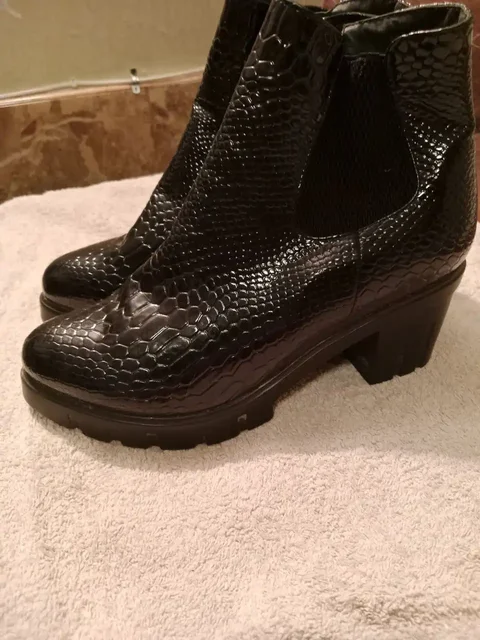 Женские ботильоны размер 39 в отличном состоянии - Украшения в Иркутск