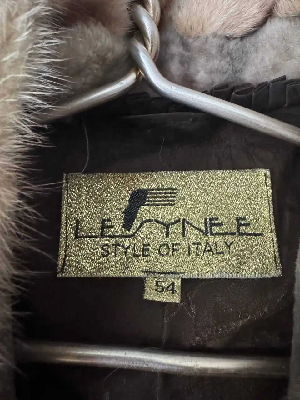 Мутоновая шуба с норковым воротником, размер 54 - Верхняя одежда (Одежда) в ИРКУТСК