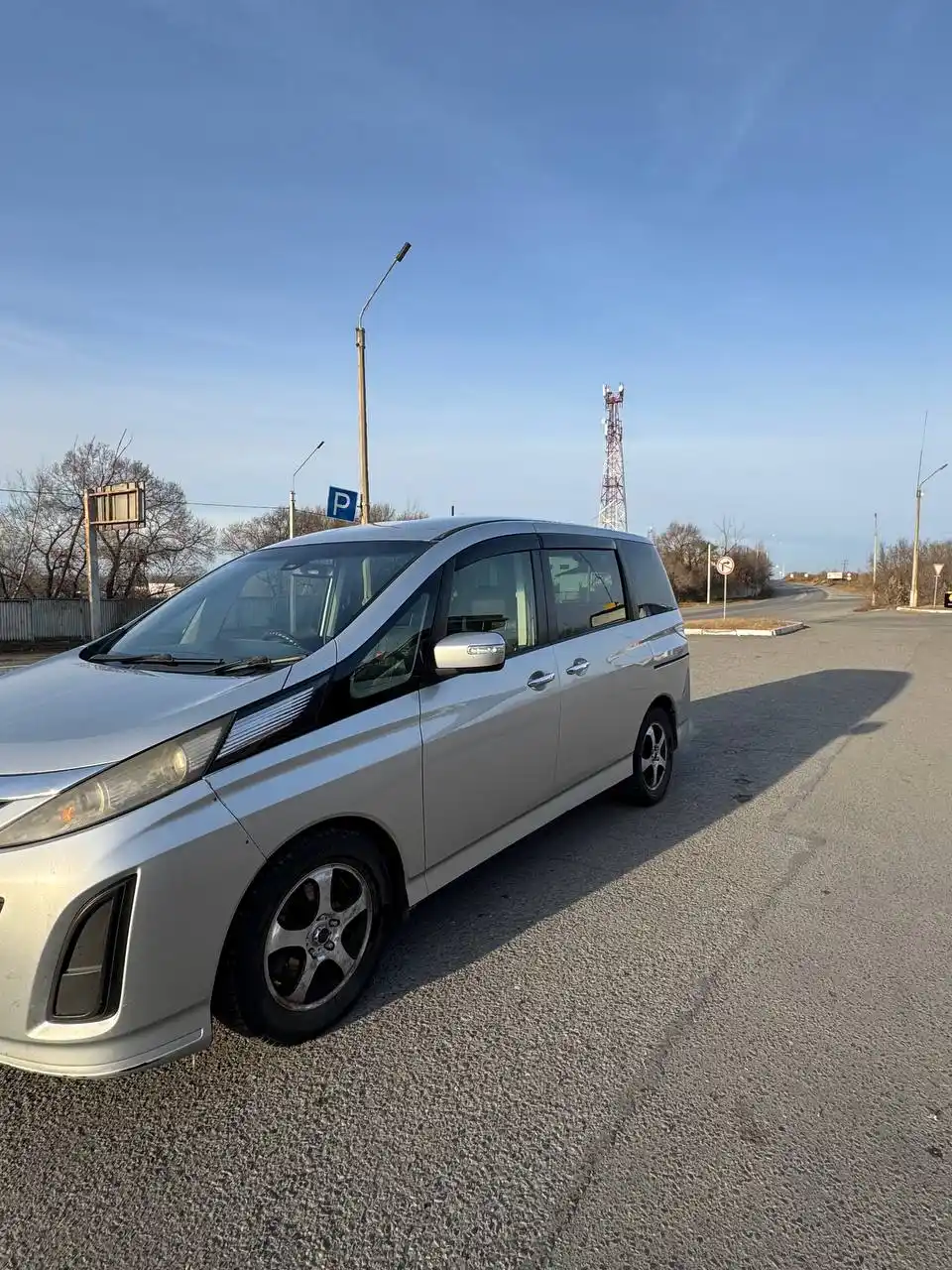 Автомобиль на полном ходу