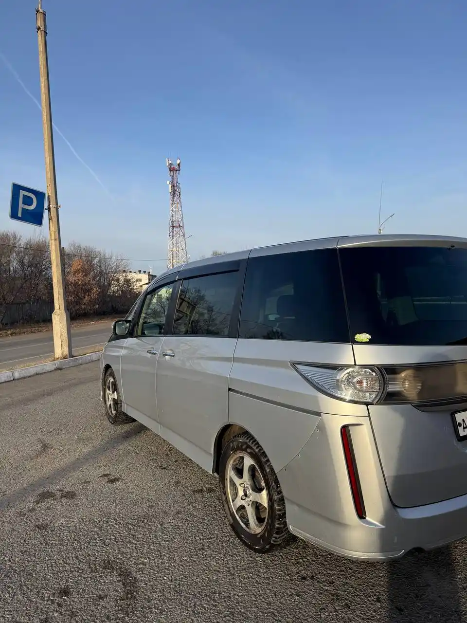 Автомобиль на полном ходу