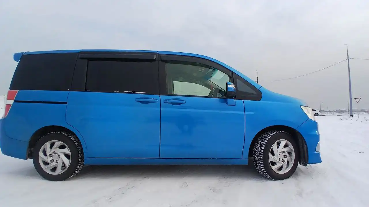 Продам Honda Stepwgn 2011 года в хорошем состоянии