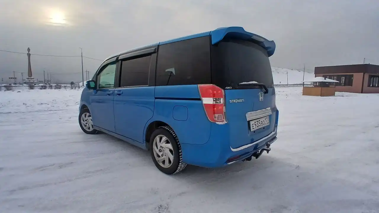 Продам Honda Stepwgn 2011 года в хорошем состоянии