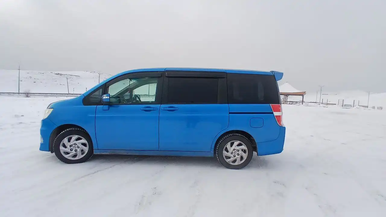 Продам Honda Stepwgn 2011 года в хорошем состоянии