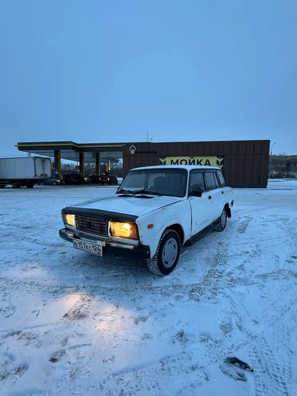 Продается автомобиль 2003 года выпуска