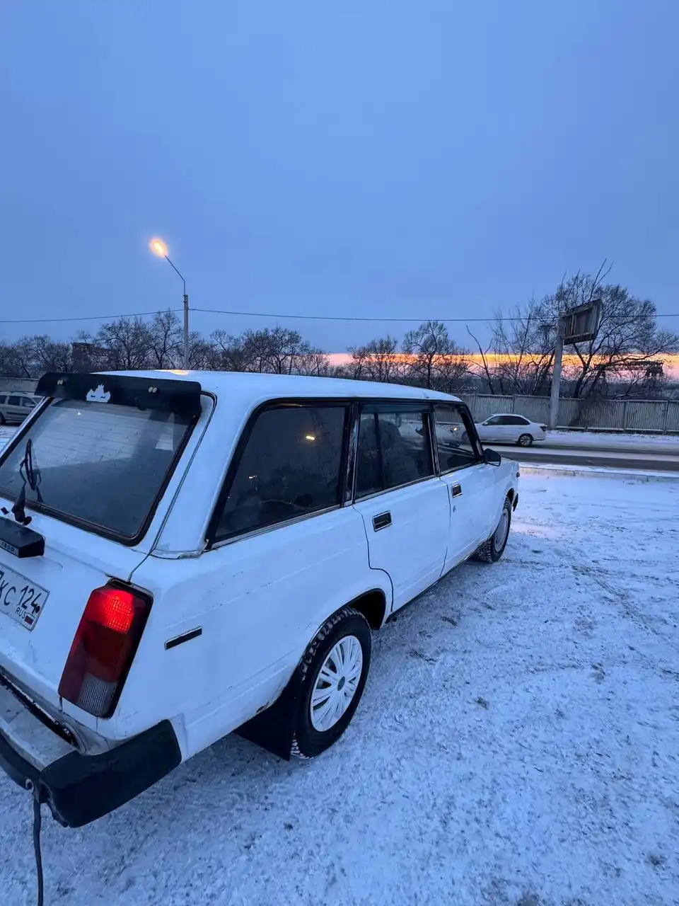 Продается автомобиль 2003 года выпуска