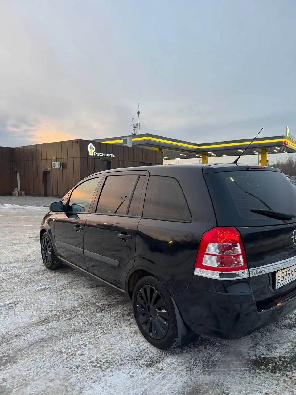 Продается OPEL ZAFIRA 2010 года в хорошем состоянии