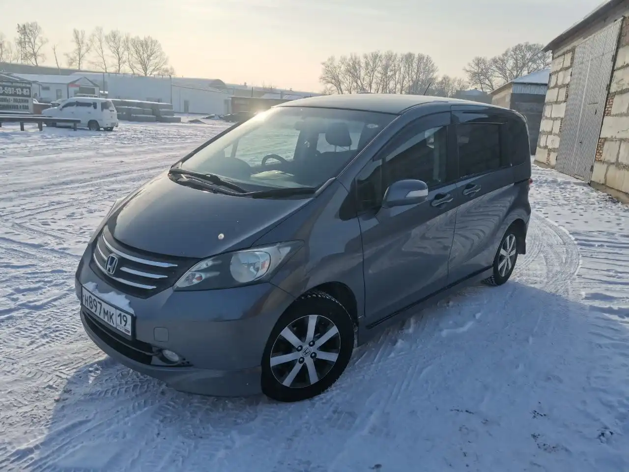 Продажа автомобиля в отличном техническом состоянии - Авто в Абакан