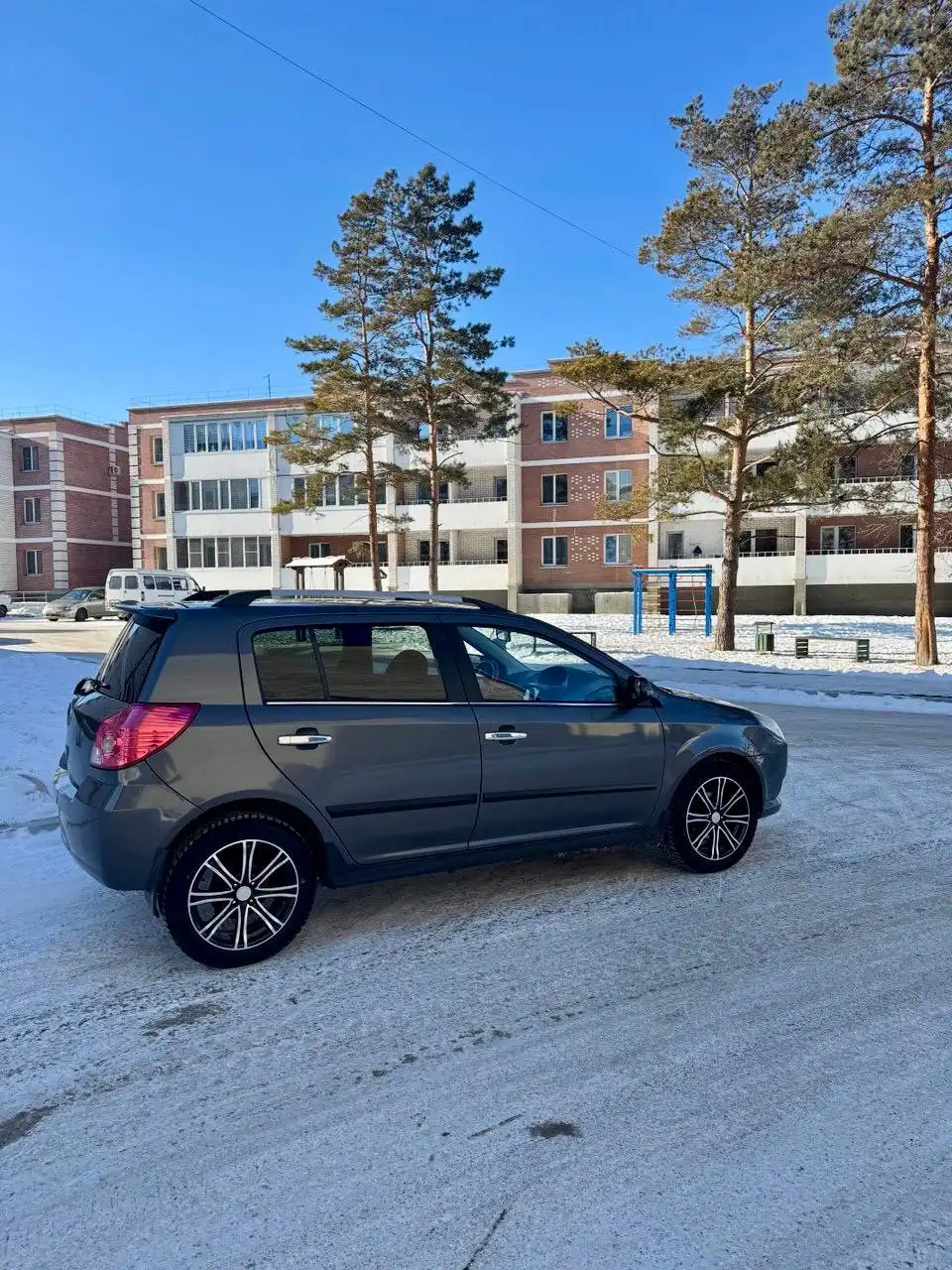 ДЖЕЛИ МК КРОСС 2015 года в идеальном состоянии - Внедорожники/кроссоверы (Авто) в Абакан