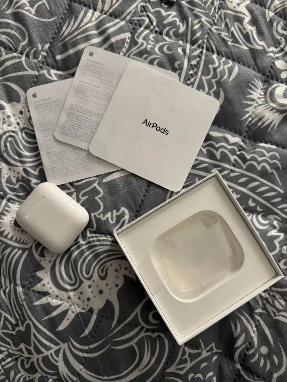 Продам наушники аэрподс оригинал