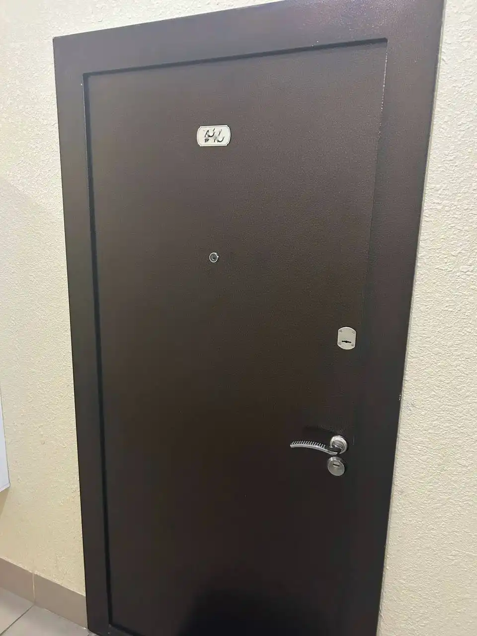 Продам входную дверь