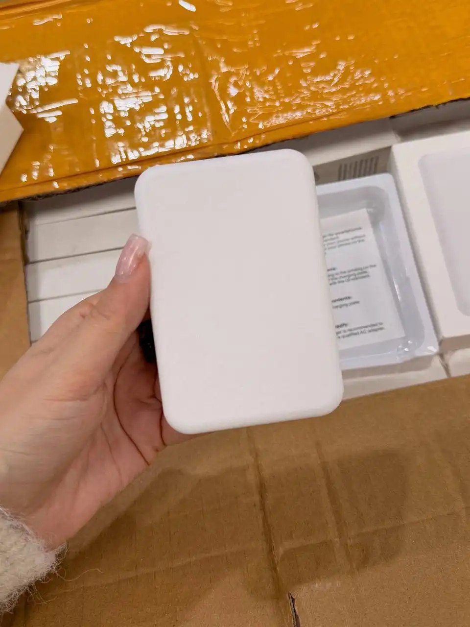 Магнитный аккумулятор MagSafe