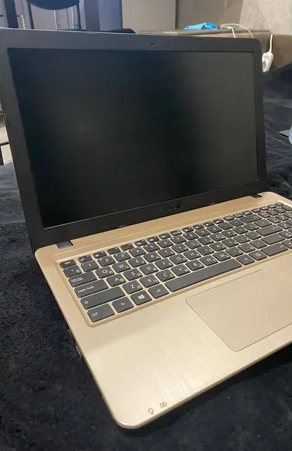 Ноутбук с комплектом аксессуаров - Электроника в Москва