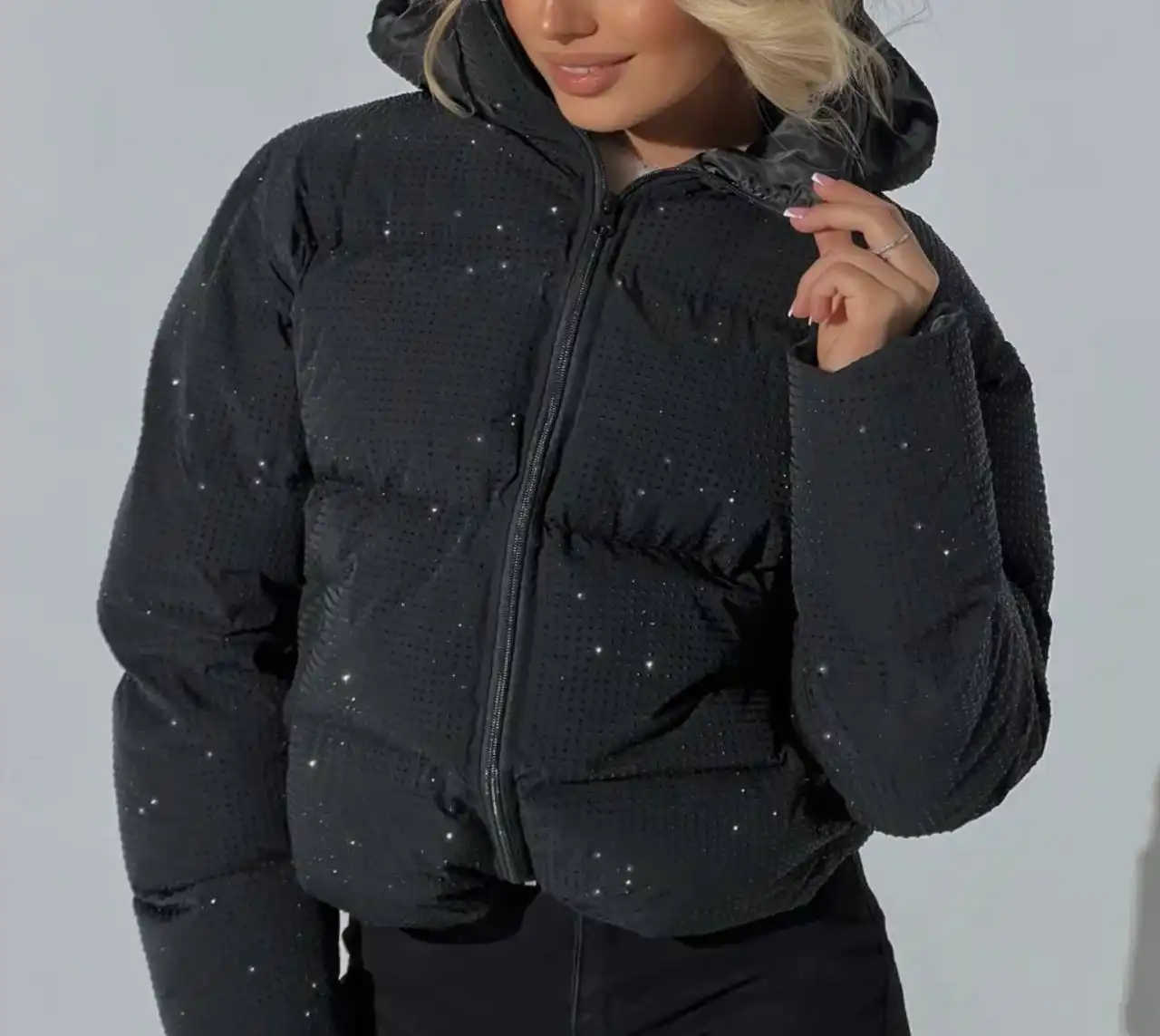 Черная куртка со стразами размер 42