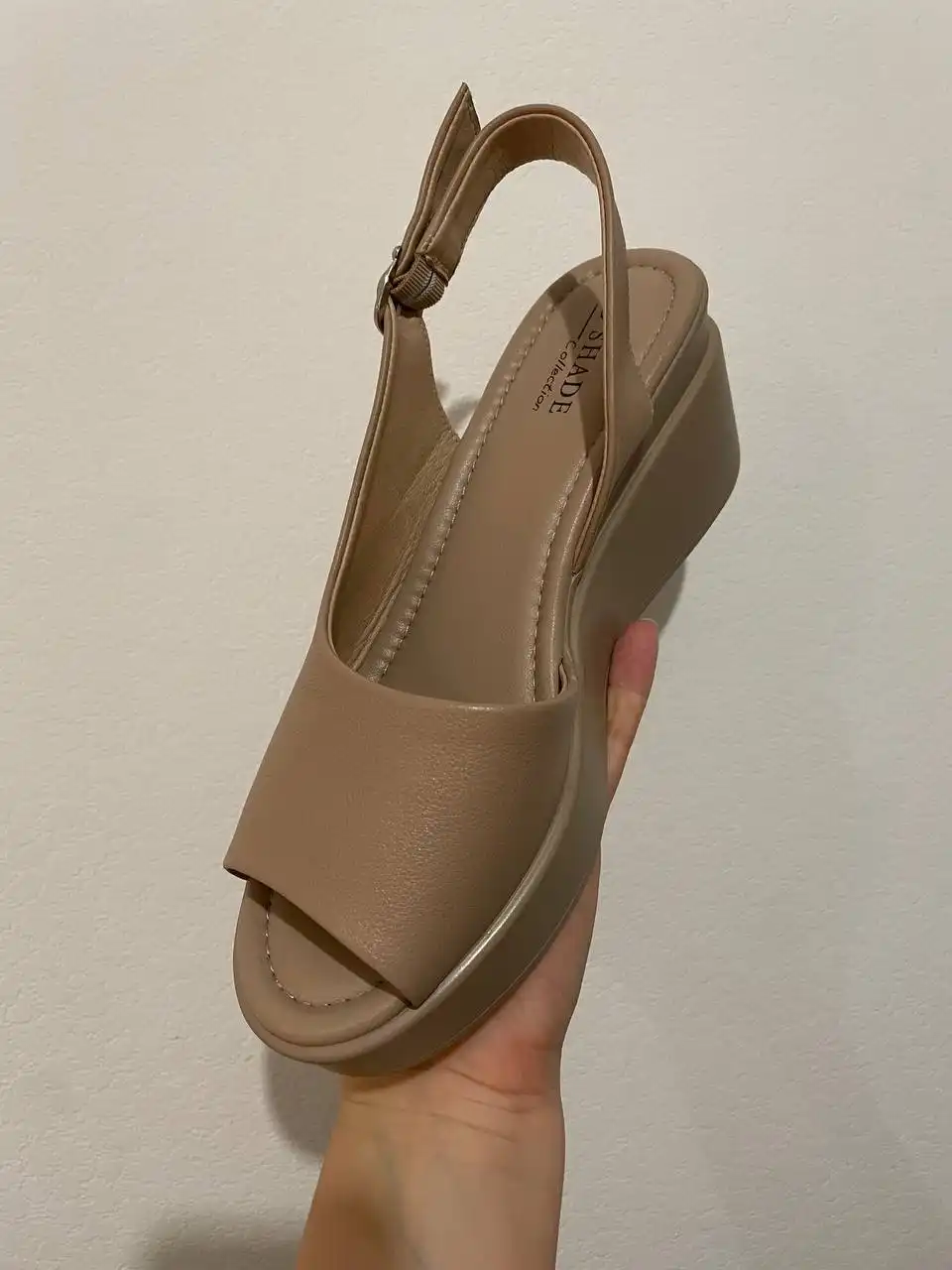 Кожаные босоножки на платформе 40 размер