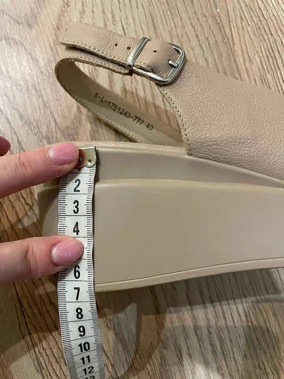 Кожаные босоножки на платформе 40 размер