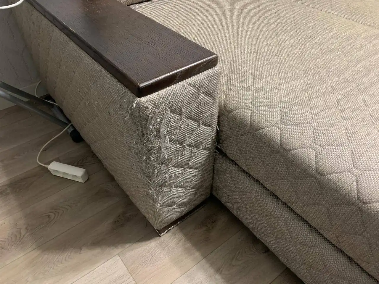 Продам угловой диван серого цвета с механизмом еврокнижка