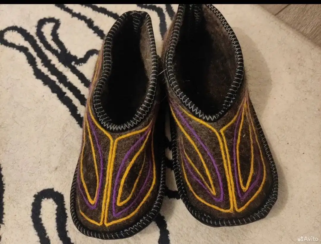 Тапочки из овечьей шерсти ручной работы