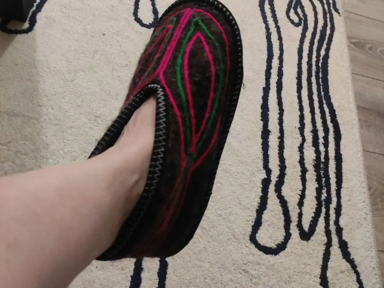 Тапочки из овечьей шерсти ручной работы