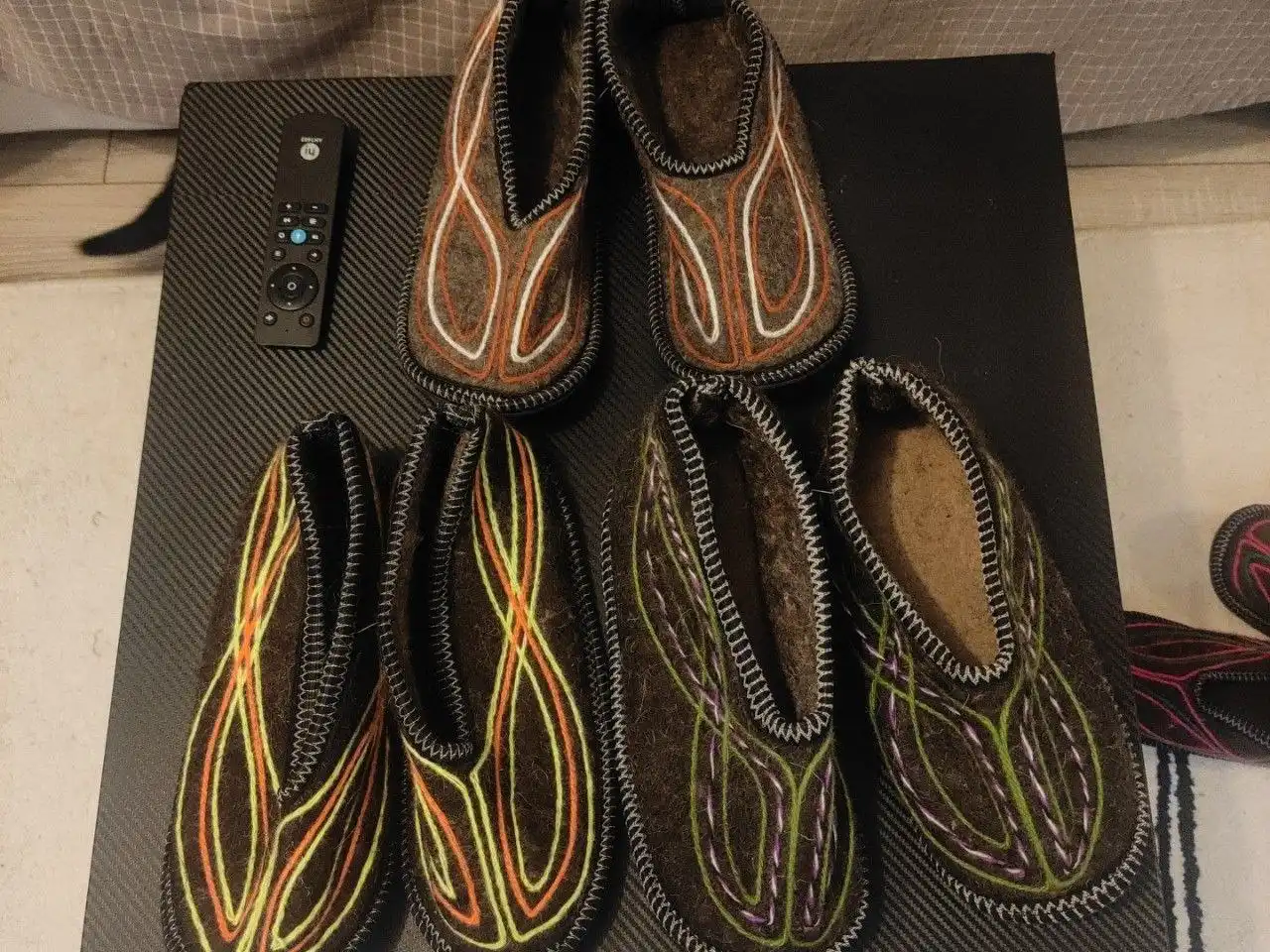 Тапочки из овечьей шерсти ручной работы