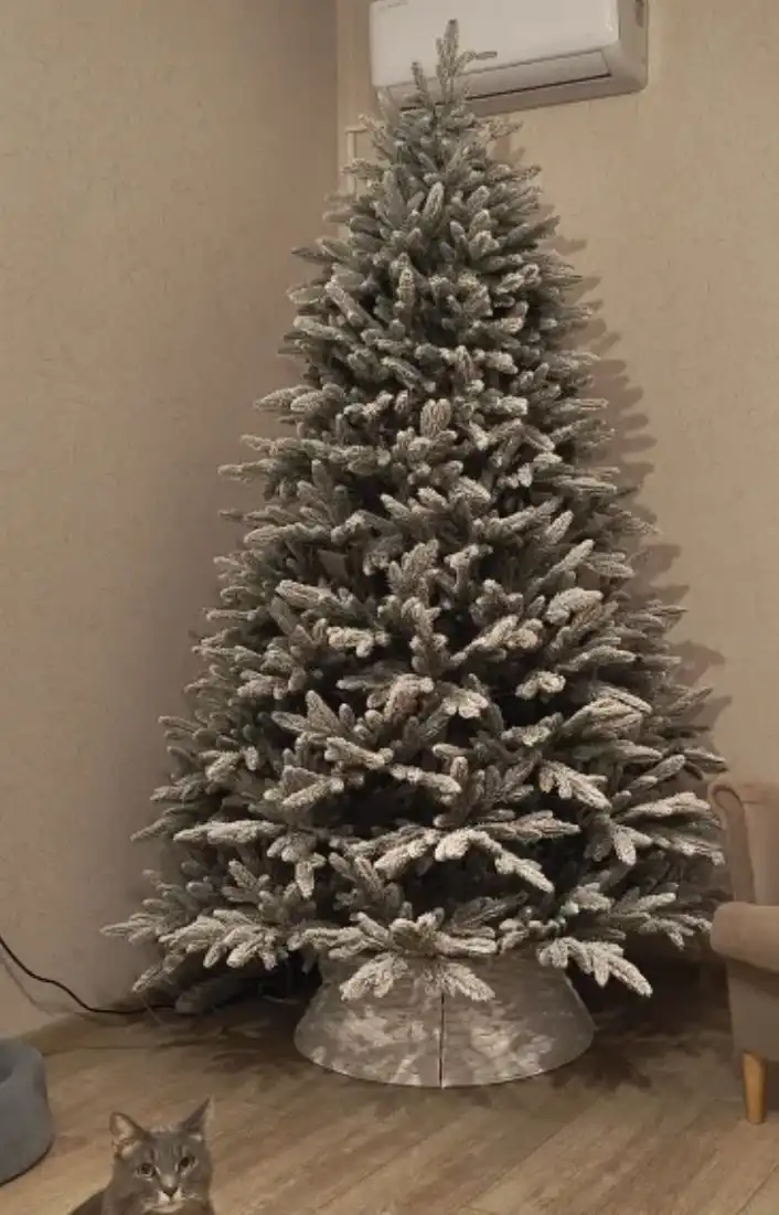 Продам елку в идеальном состоянии