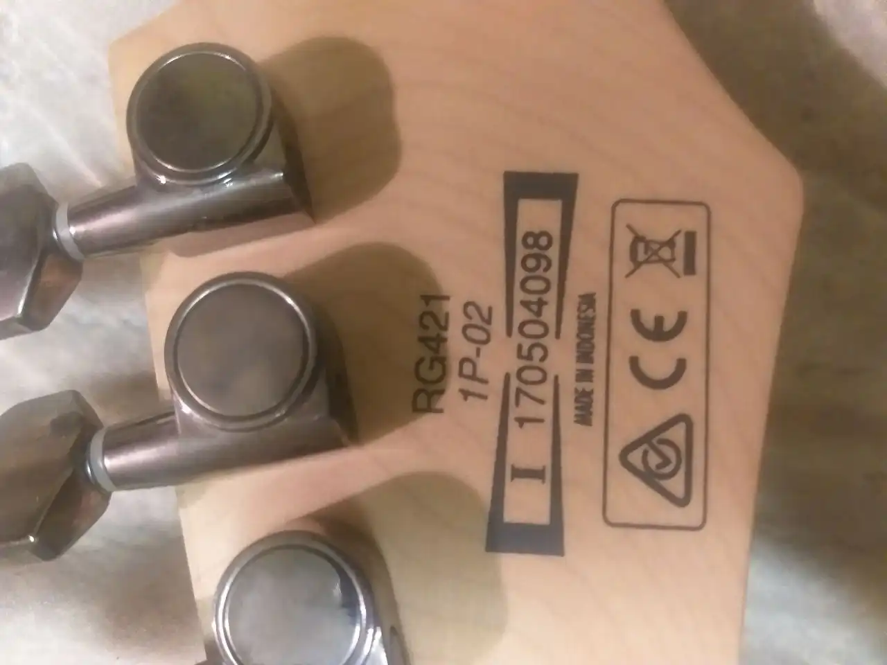 Продам гитару Ibanez 421