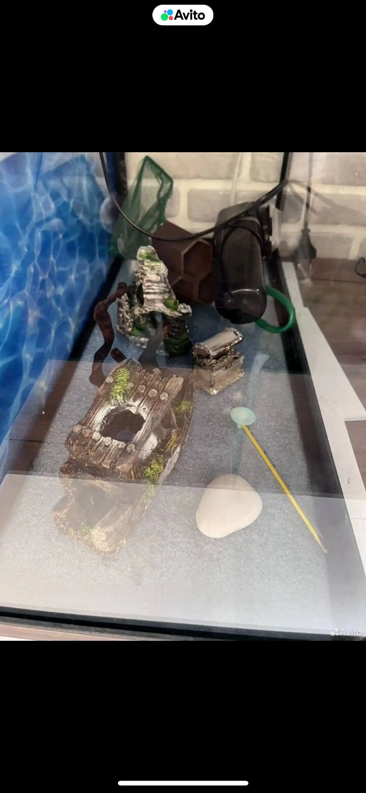 Продам аквариум 60л с фильтром и декором
