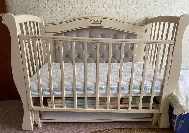 Продажа детской кроватки фирмы «Лель» в бежевом цвете