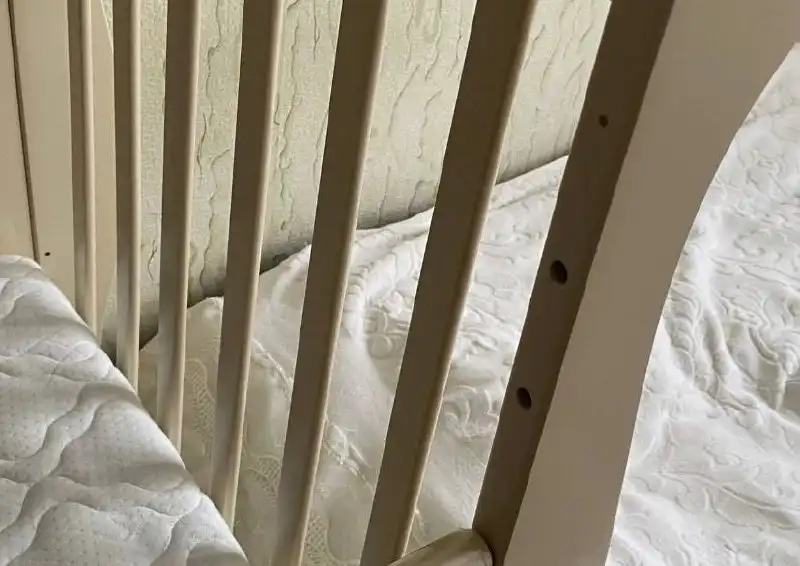 Продажа детской кроватки фирмы «Лель» в бежевом цвете