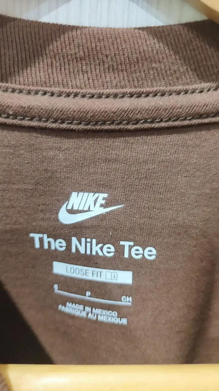 Продажа новой футболки Nike размер 42 (s)