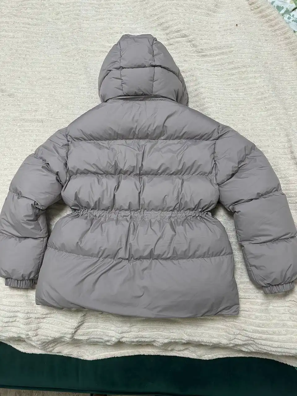 Продажа нового зимнего женского пуховика
