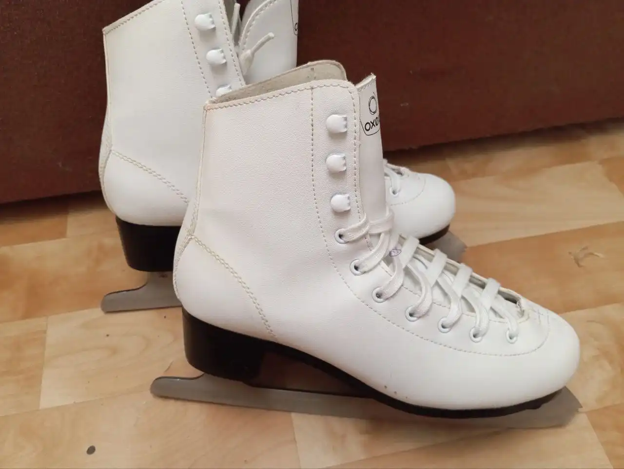 Коньки женские фигурные