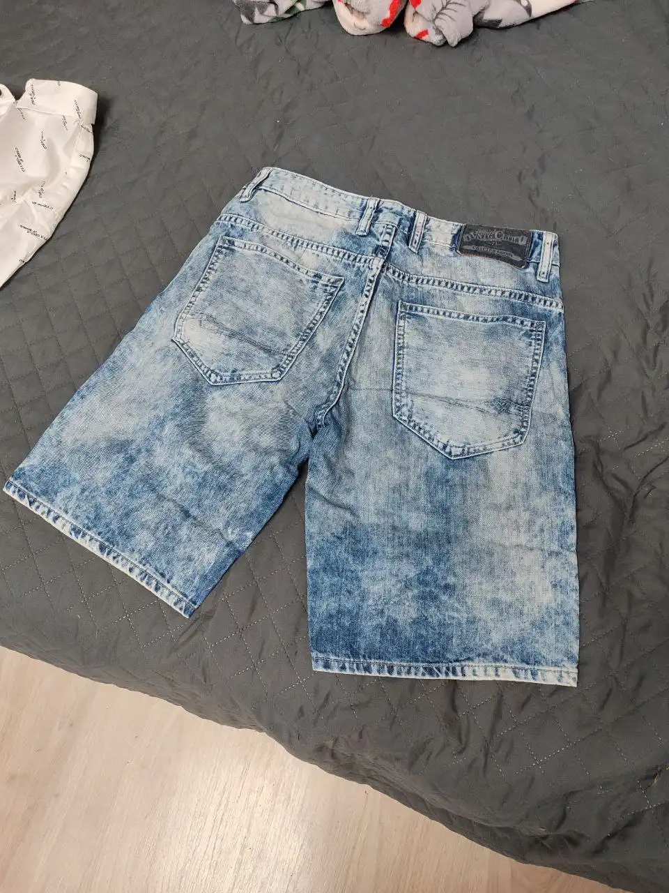 Мужские джинсовые шорты размер 46 - Мужская одежда (Одежда) в Москва