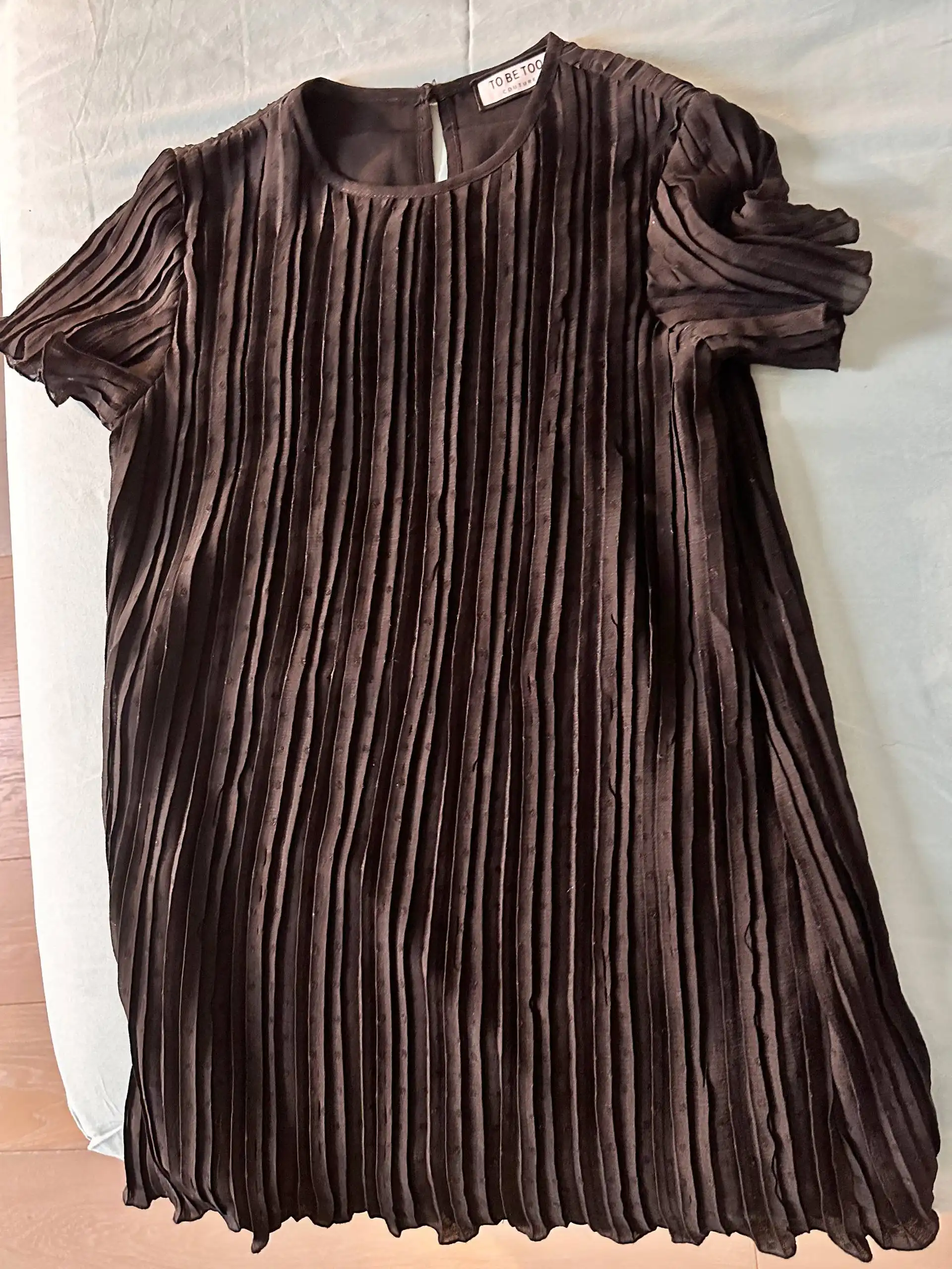 Вечернее платье чёрное в складку прямое