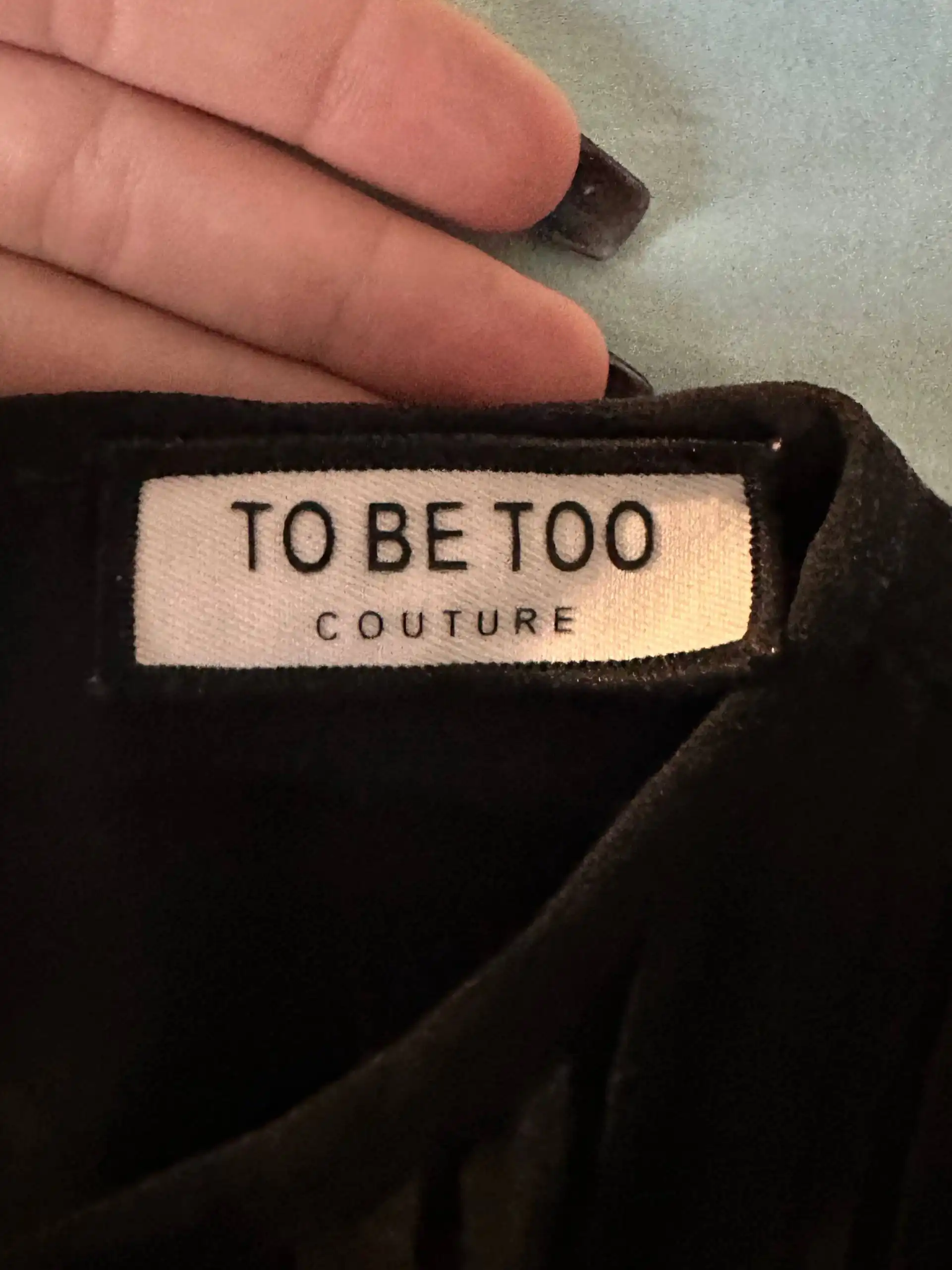 Вечернее платье чёрное в складку прямое