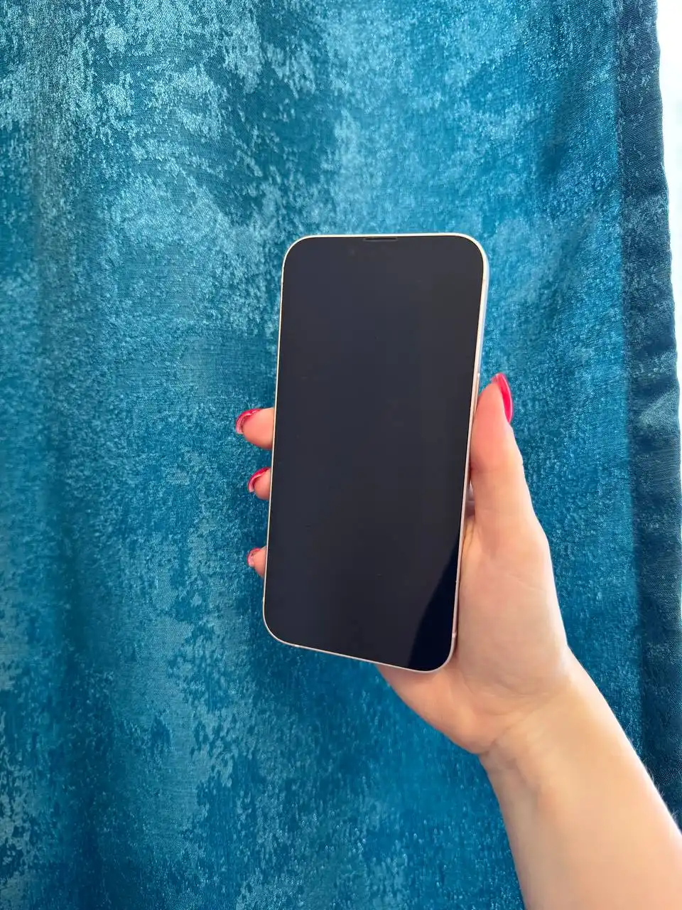 Продам iPhone 13 128GB в отличном состоянии - Смартфоны и телефоны (Электроника) в Москва