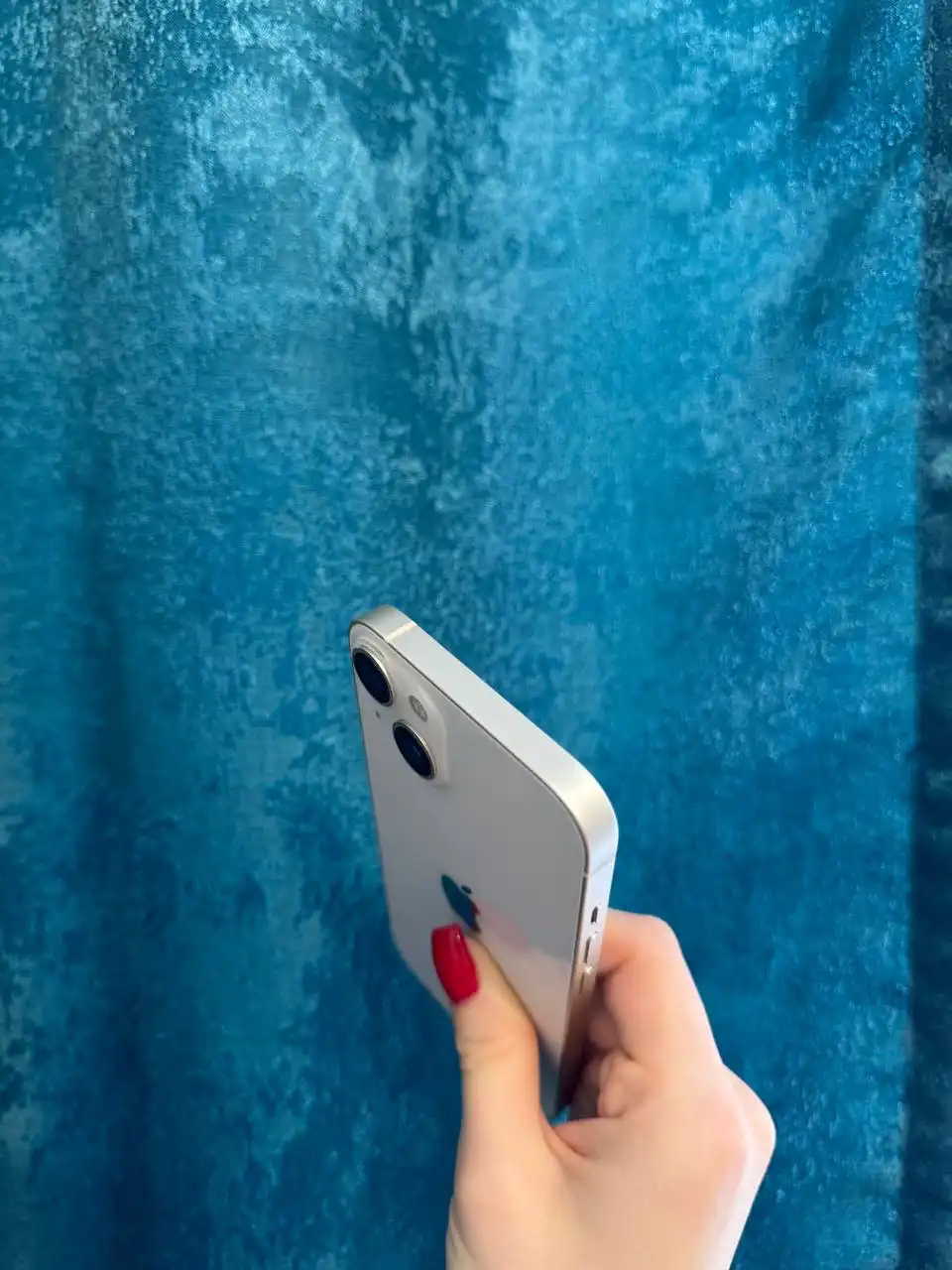 Продам iPhone 13 128GB в отличном состоянии - Смартфоны и телефоны (Электроника) в Москва