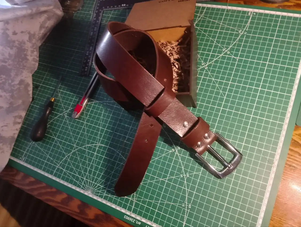 Кожаный ремень ручной работы из итальянской натуральной кожи - Аксессуары (Одежда) в Москва