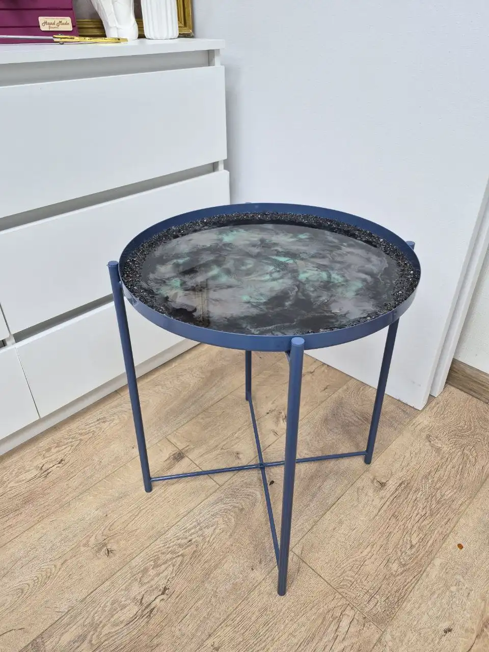 Журнальный столик с эпоксидной смолой - Мебель (Барахолка) в Москва