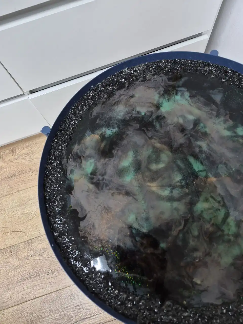 Журнальный столик с эпоксидной смолой - Мебель (Барахолка) в Москва