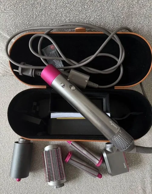 Стайлер Dyson с кейсом - частное объявление в Мытищи