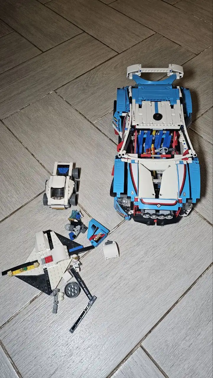 Модель спортивной машины длиной 38 см - Коллекционные модели (Хобби и отдых) в Москва