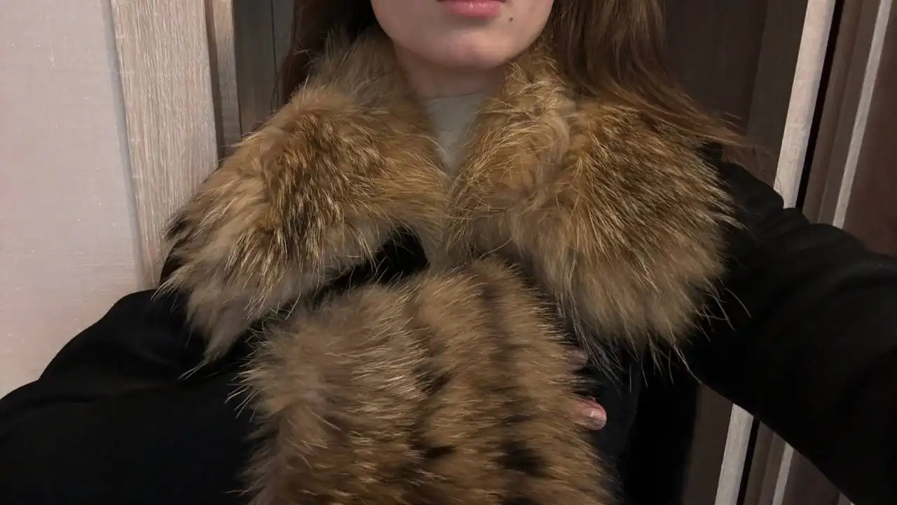 Продам натуральную дубленку из меха енота - Верхняя одежда (Одежда) в Москва